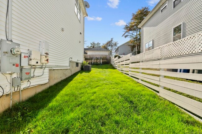 Building Photo - 39 Infield St