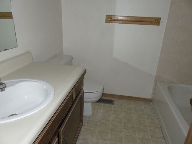 Building Photo - Two story 2 bedroom townhome centrally loc...
