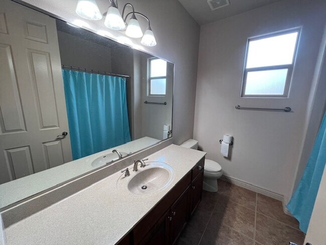 Building Photo - Primrose Pointe