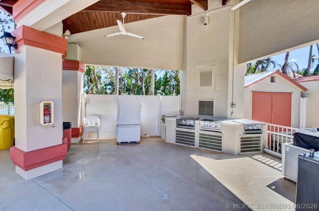 Building Photo - 7657 Lexington Club Blvd