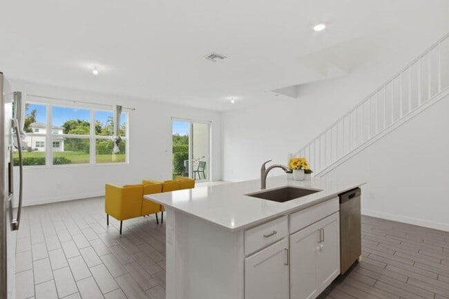 Building Photo - 4874 Navali Dr