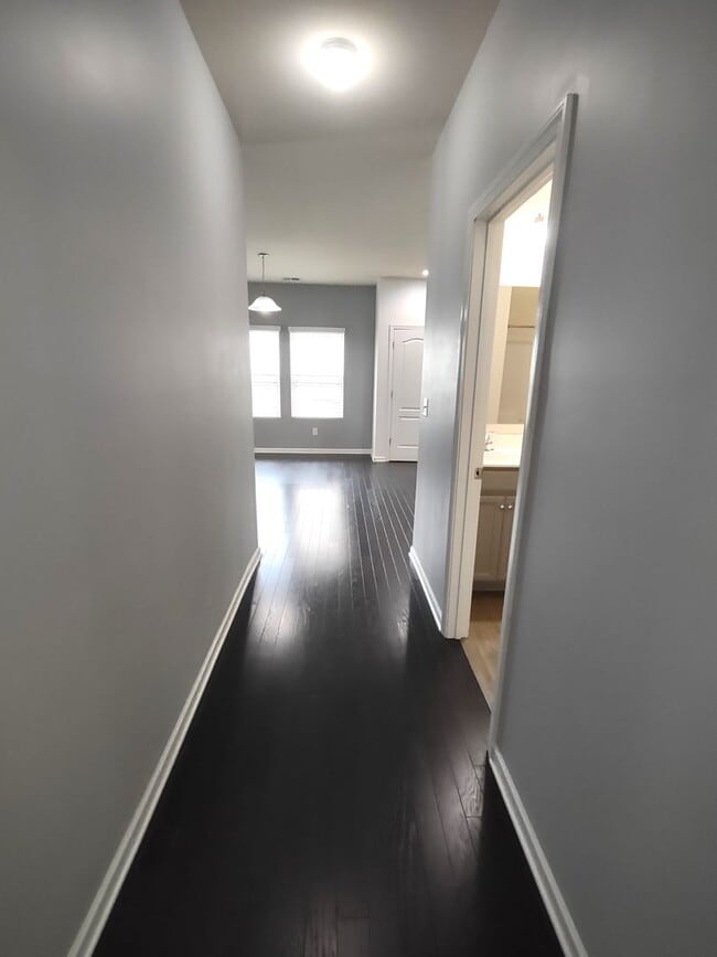 Building Photo - Beautiful Home located in the Clarabella C...