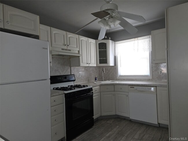 Building Photo - 657 N Delaware Ave