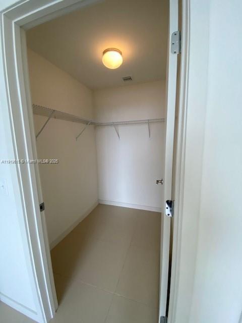 Building Photo - 999 SW 1st Ave