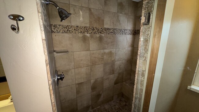 Building Photo - 3003 Oliver St