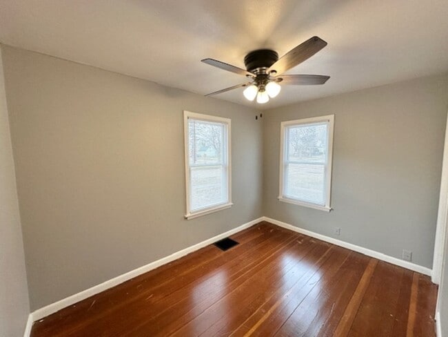 Building Photo - 858 Clay St