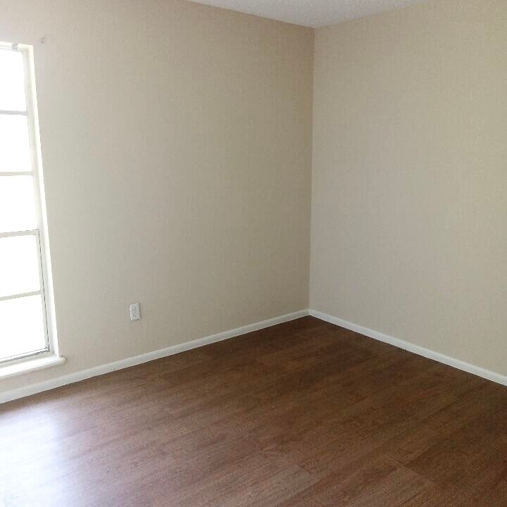 Building Photo - 5370 SE 30th Pl