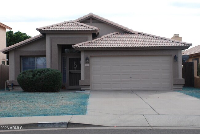 Building Photo - 249 W Grovers Ave