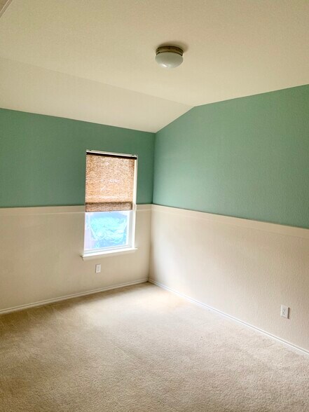 Bedroom 4 with elk-in closet - 15327 English River Loop