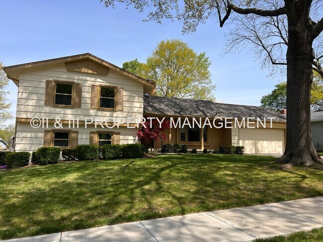 Primary Photo - 502 W Country Ln Terrace