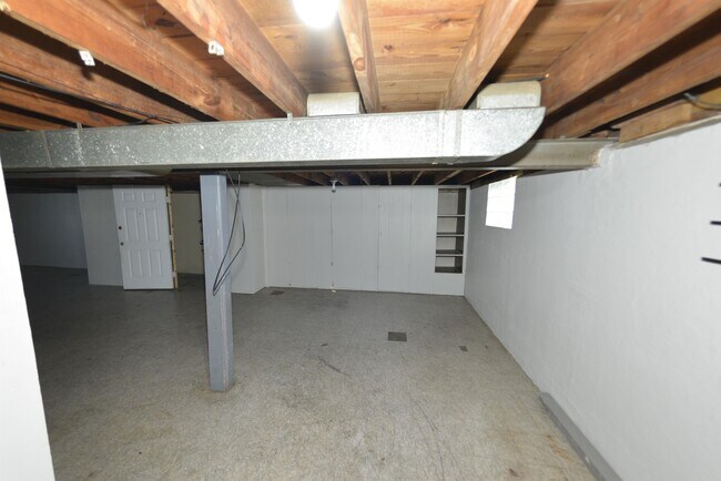 Building Photo - 6127 Shillington Dr