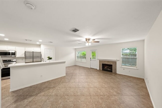 Building Photo - 222 Blushwood Pl