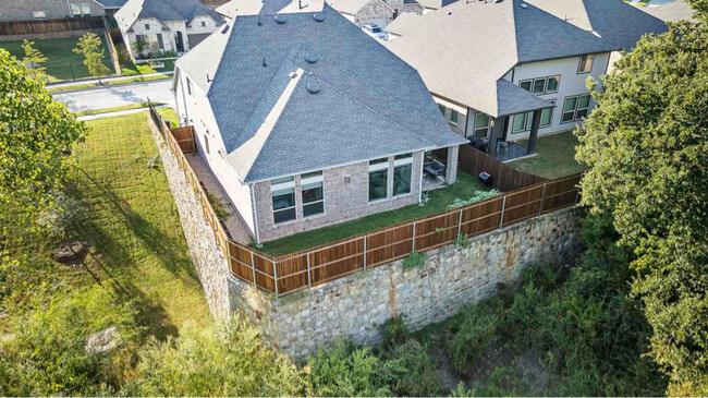 Building Photo - 1529 Woodford Pl
