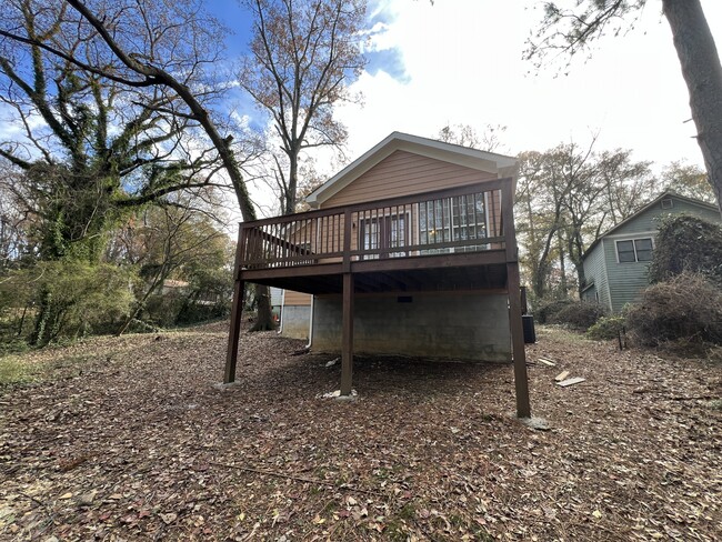 Building Photo - 1903 Chattahoochee Pl