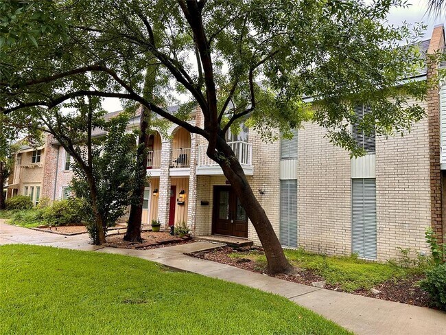 Primary Photo - 10730 Briar Forest Dr