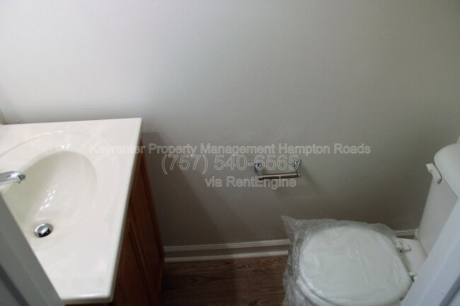 Building Photo - 1 Peachtree Ct