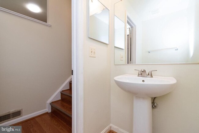 Building Photo - 10301 Greenspire Way