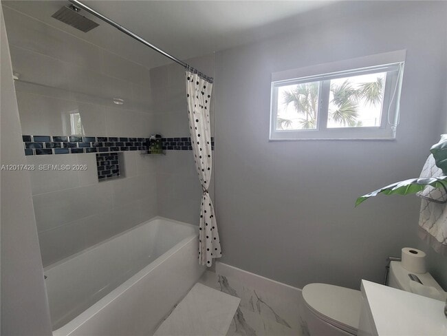 Building Photo - 7506 NW 169th Terrace