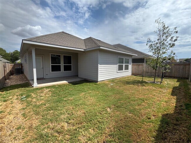 Building Photo - 105 Sorghum Dr