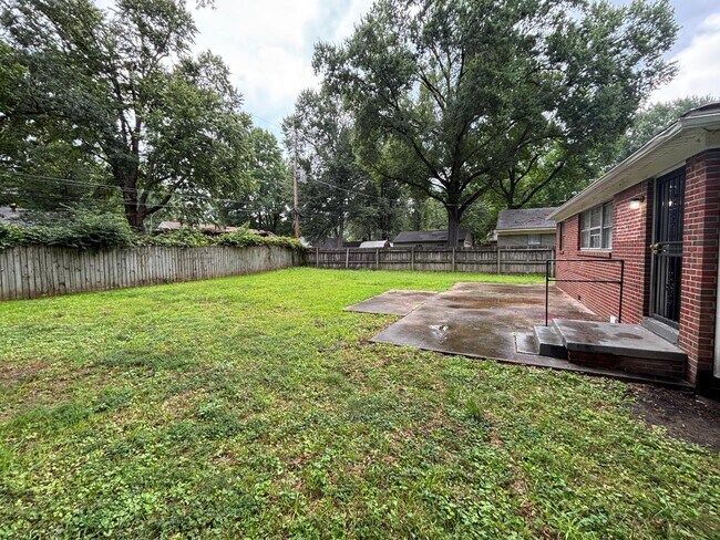 Building Photo - 3065 Earnett St