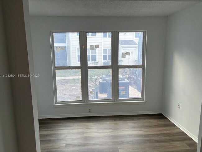 Building Photo - 2319 N Congress Ave