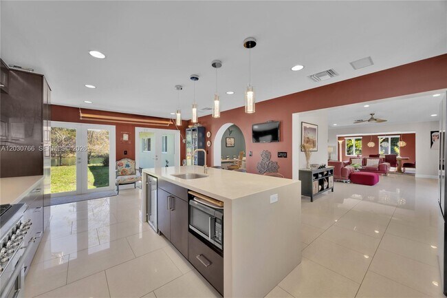 Building Photo - 11625 SW 70th Ave