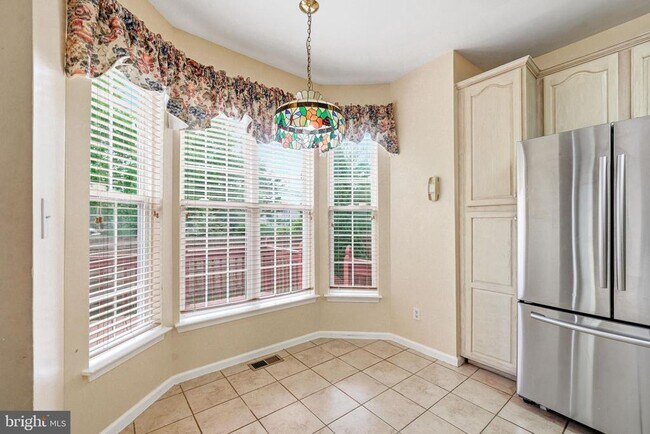 Building Photo - 445 Tuvira Ln
