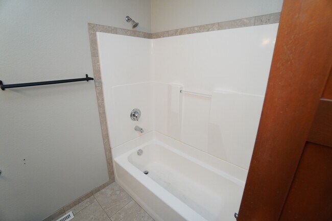 Building Photo - 698 Berwick Dr