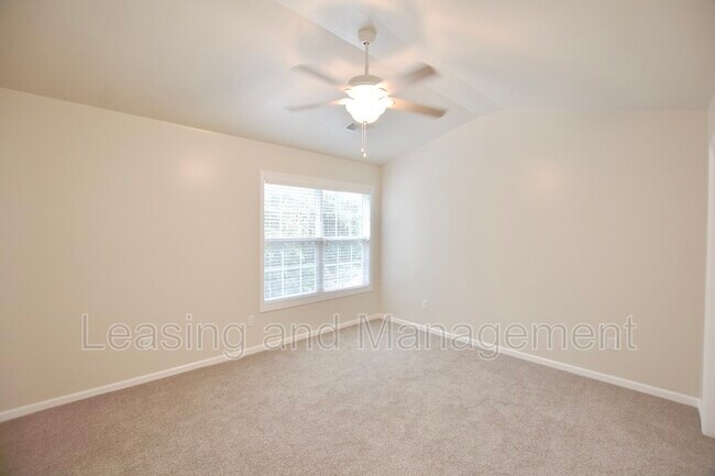 Building Photo - 1402 Hamlin Park Cir