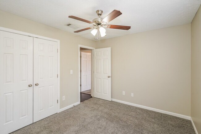 Building Photo - 1918 Portview Dr