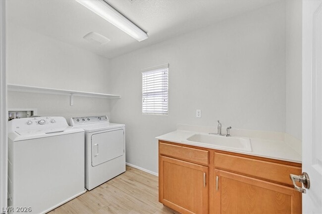 Building Photo - 836 Tofino Ct