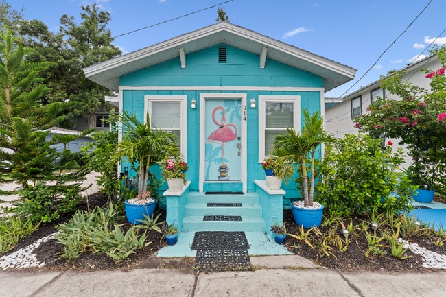 Building Photo - 914 8th St N