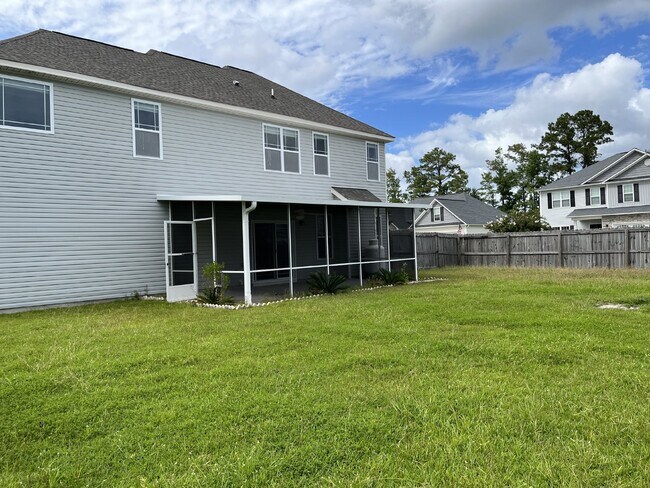 Building Photo - 834 Solomon Dr