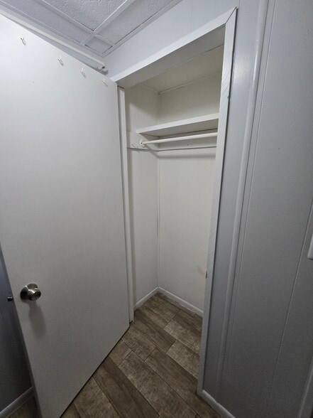 Building Photo - 7107 Arlet Dr