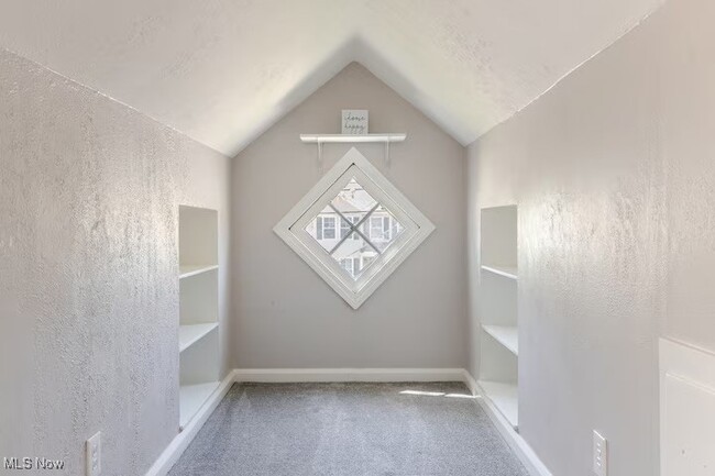 Building Photo - 475 E 250th St