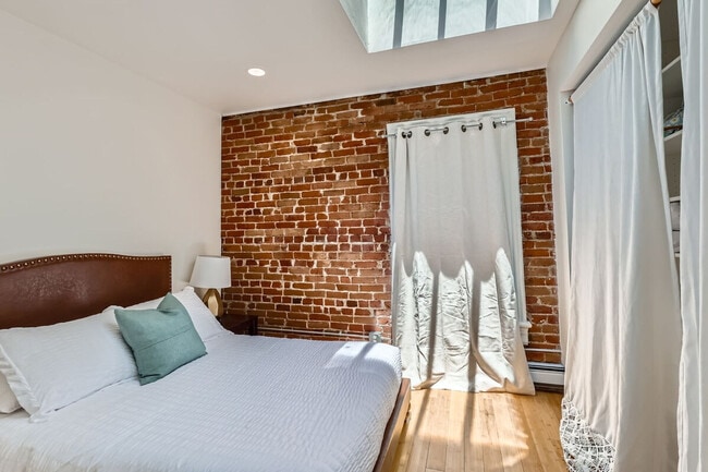 Building Photo - 2925 Curtis Street