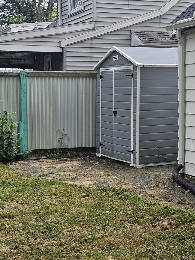 Building Photo - 1361 Glen Moore Cir
