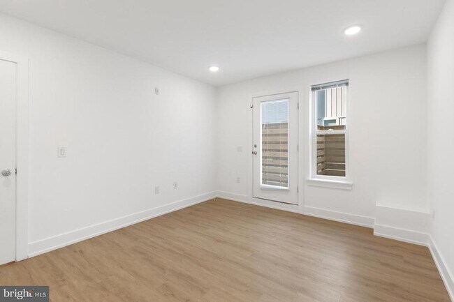 Building Photo - 1335 N Marston St