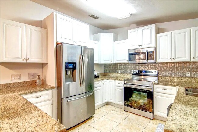 Building Photo - 2204 NW 29th Ave