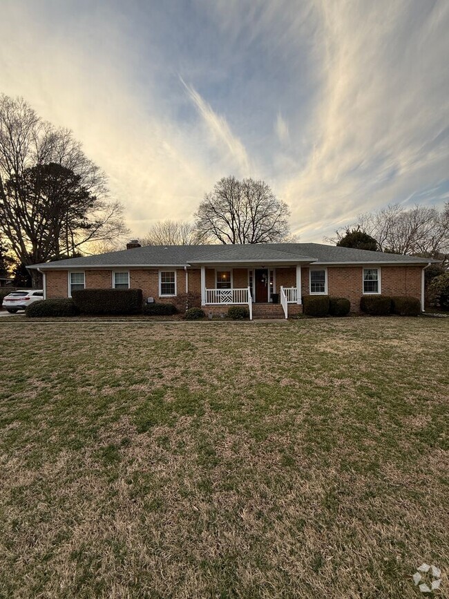 Building Photo - Beautiful 4 bedroom 3.4 Bath home in Alanton