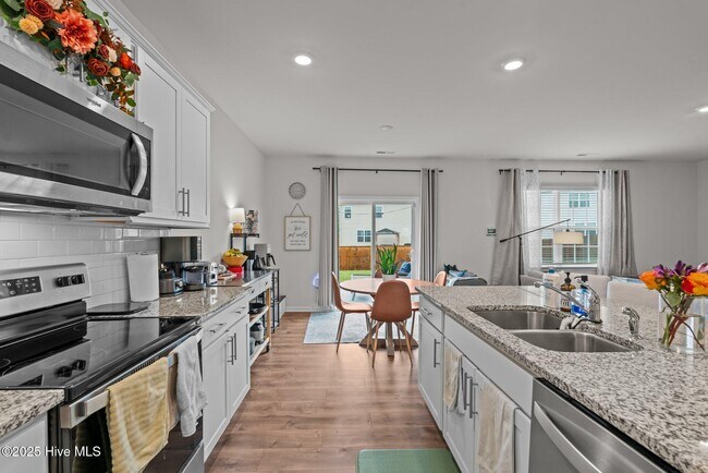 Building Photo - 2120 Wild Rdg Dr