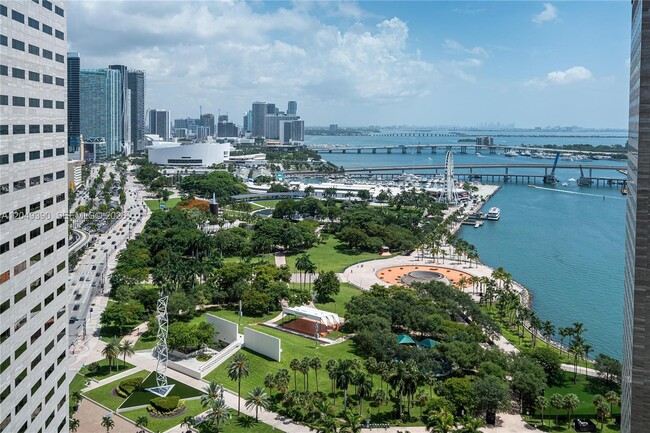 Building Photo - 325 S Biscayne Blvd