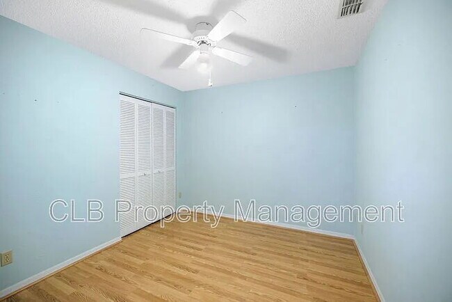 Building Photo - Lovely 2 bedroom/2 bathroom duplex in Port Orange