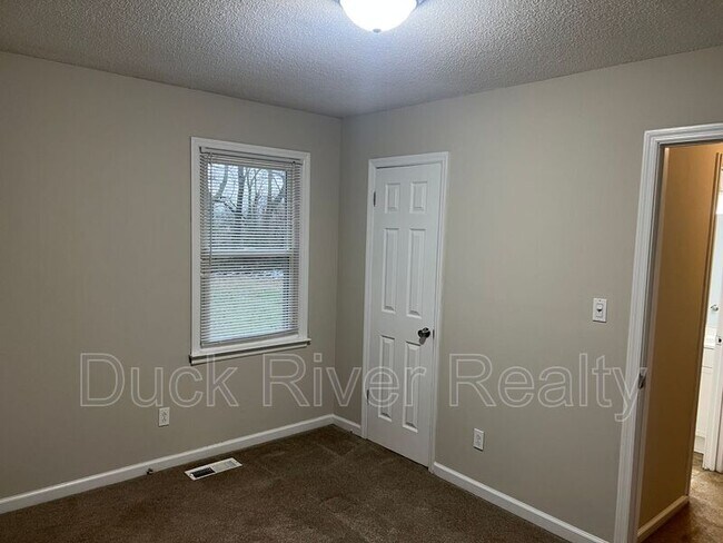 Building Photo - 203 Hunter Dr