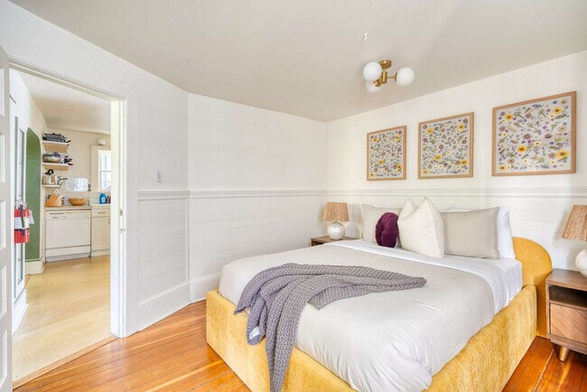 Building Photo - 1235 N Prescott St