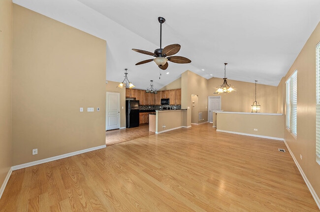 Building Photo - 633 Conservatory Ln