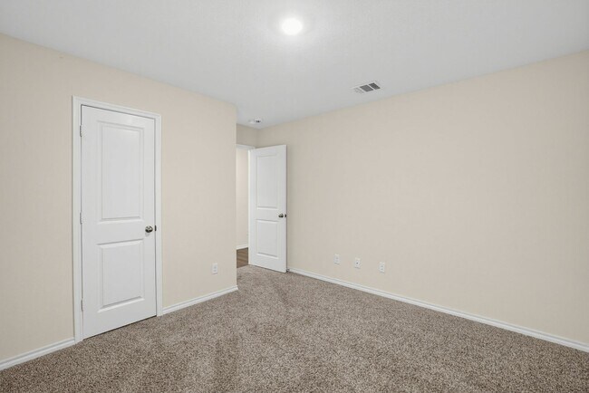 Building Photo - 116 Sir Barton Ln