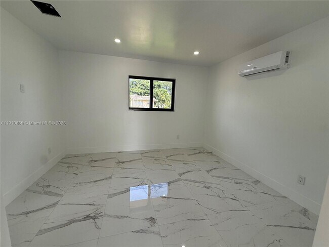 Building Photo - 9824 SW 26th Terrace