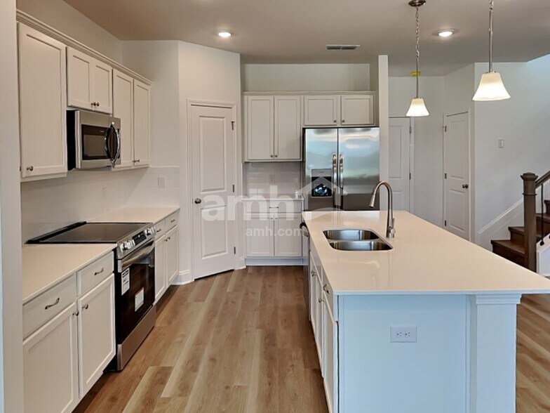 Building Photo - 212 Argea Dr