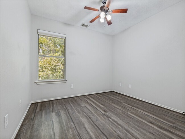 Building Photo - 151 N Burberry Park Cir